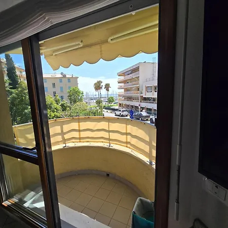 Garavan 2p 100m Et Port 4 Personnes * Menton